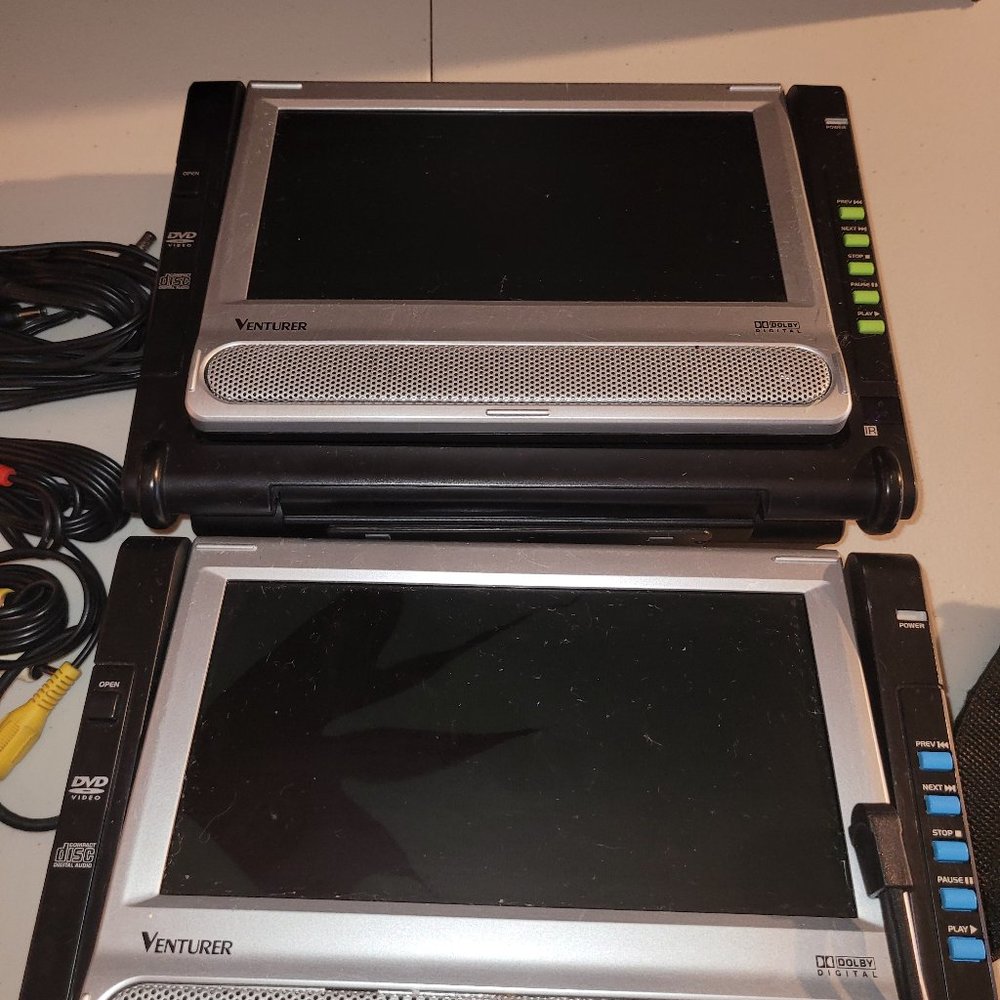 Venturer PVS6271 Portable DVD Player-Dual Widescreens---$100 obo